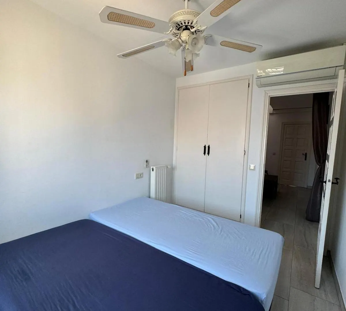Dom wakacyjny Maison Empuriabrava Proche Canaux Et Plage